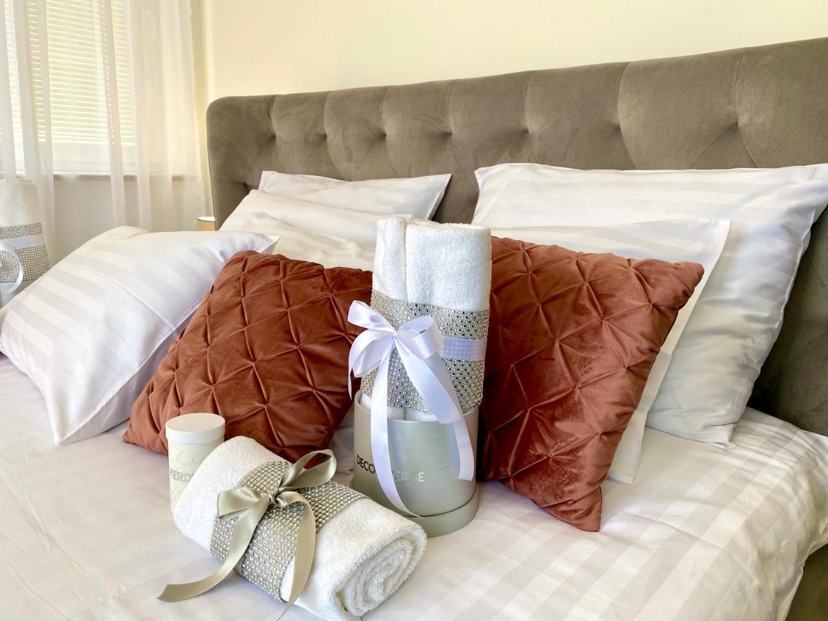Apartman Sogni D'Oro Apartment พูลา ภายนอก รูปภาพ
