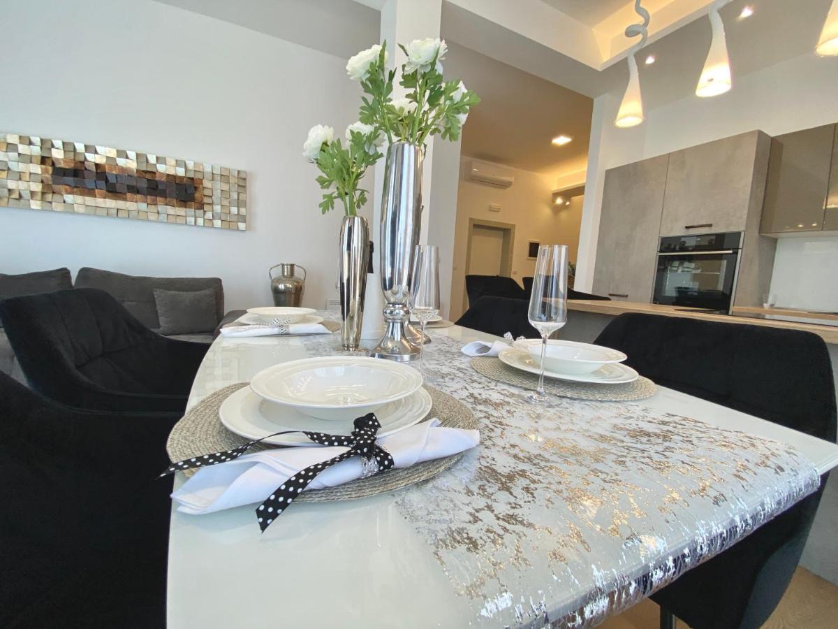 Apartman Sogni D'Oro Apartment พูลา ภายนอก รูปภาพ