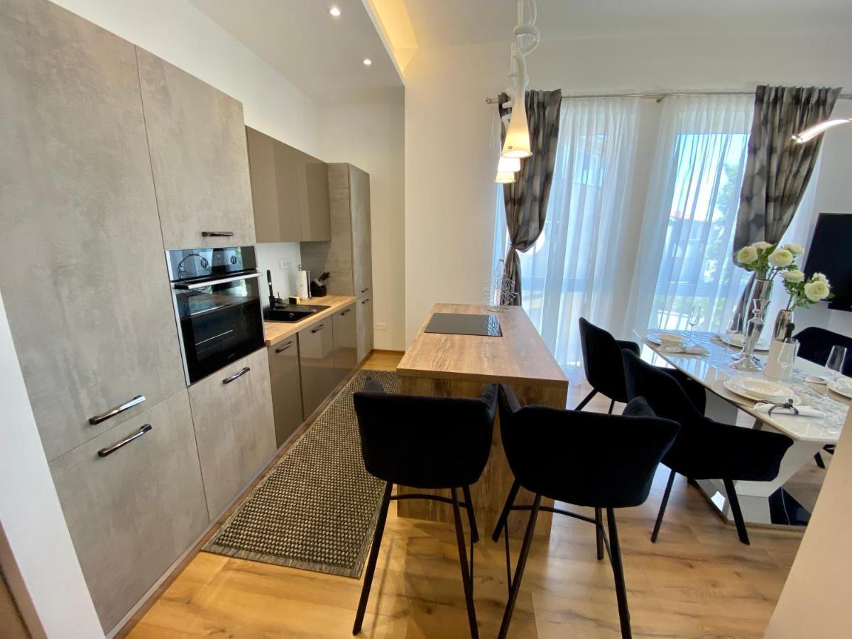 Apartman Sogni D'Oro Apartment พูลา ภายนอก รูปภาพ