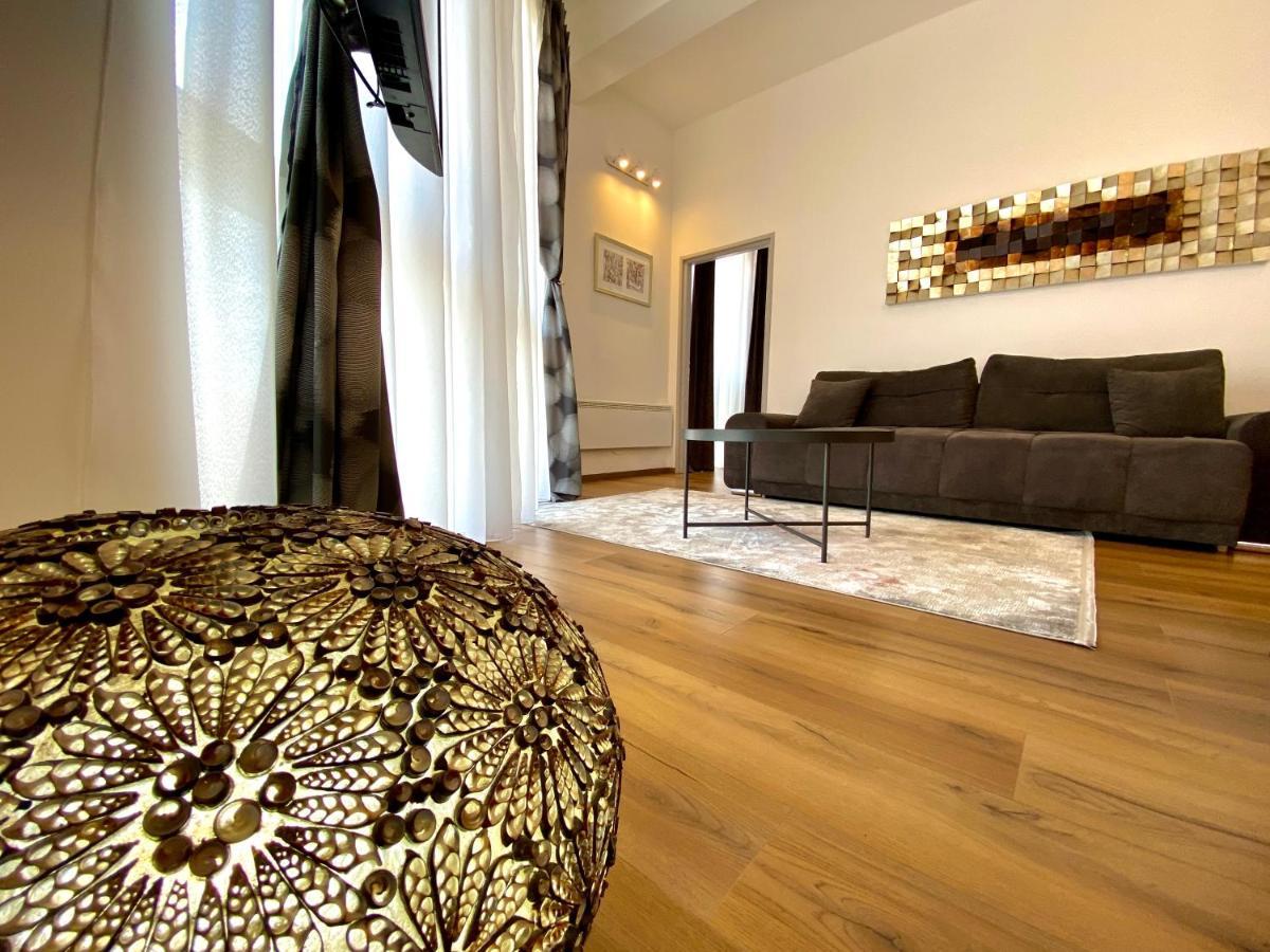 Apartman Sogni D'Oro Apartment พูลา ภายนอก รูปภาพ