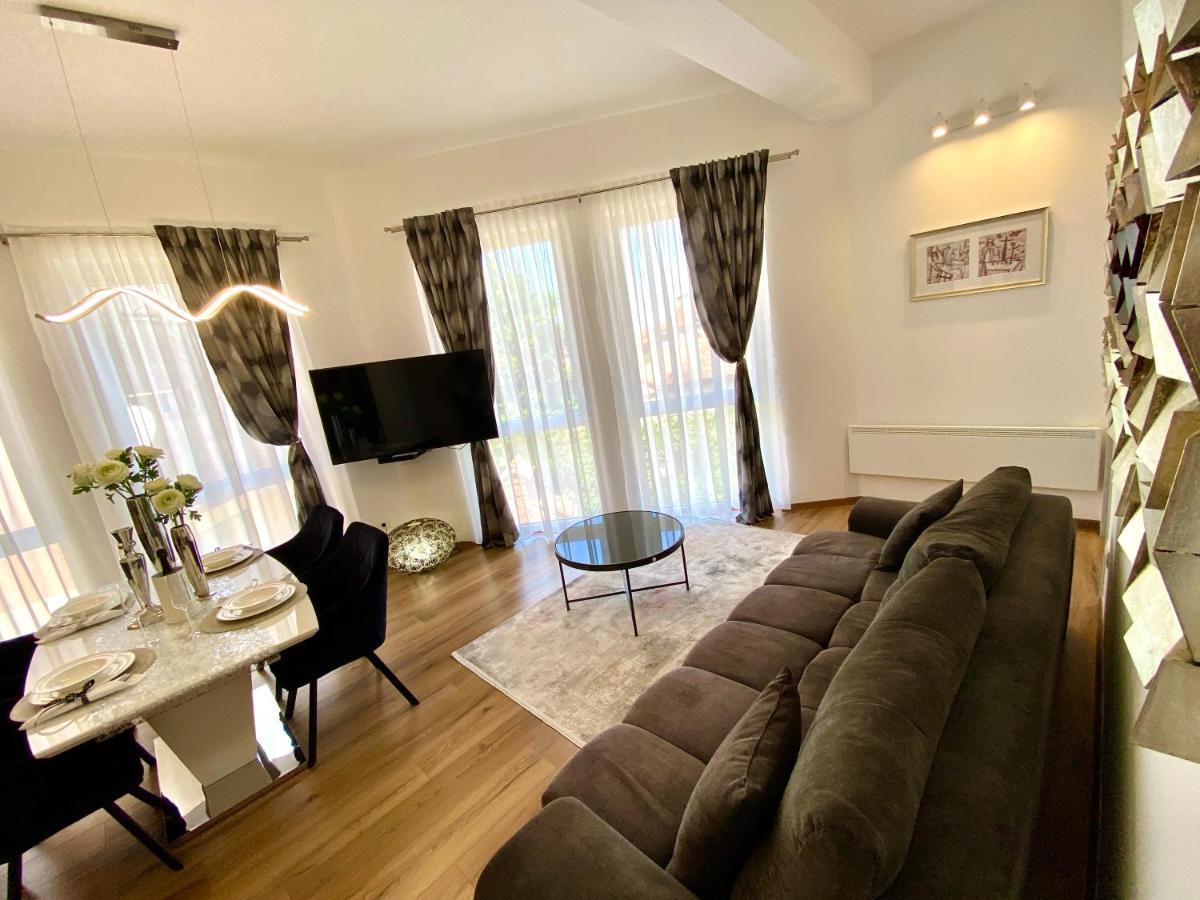 Apartman Sogni D'Oro Apartment พูลา ภายนอก รูปภาพ