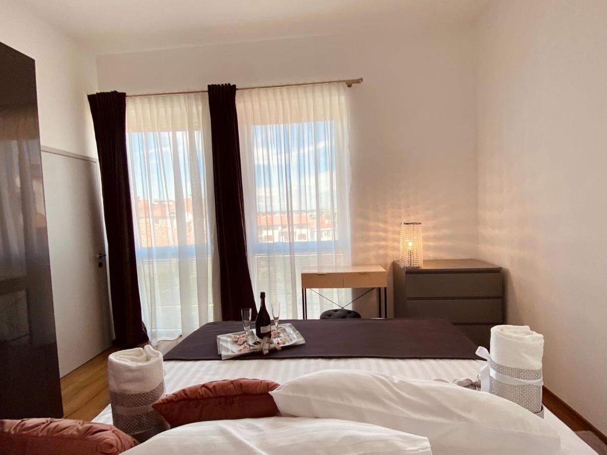 Apartman Sogni D'Oro Apartment พูลา ภายนอก รูปภาพ
