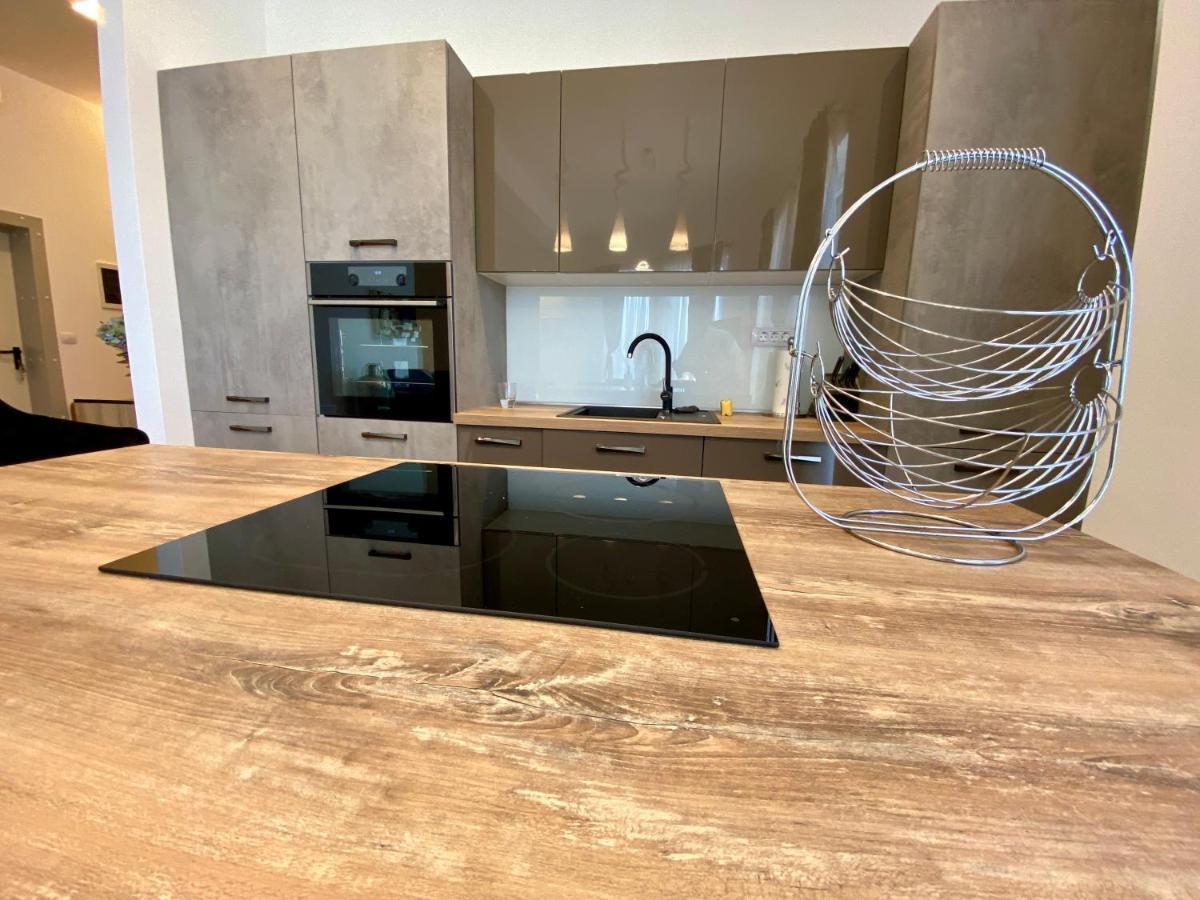 Apartman Sogni D'Oro Apartment พูลา ภายนอก รูปภาพ