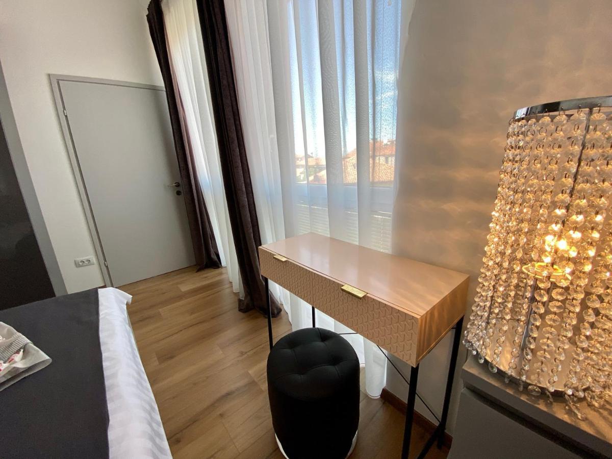 Apartman Sogni D'Oro Apartment พูลา ภายนอก รูปภาพ