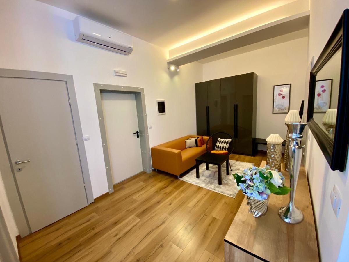 Apartman Sogni D'Oro Apartment พูลา ภายนอก รูปภาพ